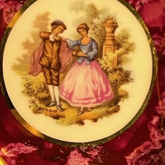 Limoges Trinket dish ashtray courting couple fragonard gold gilt vintage - Picture 3 of 5